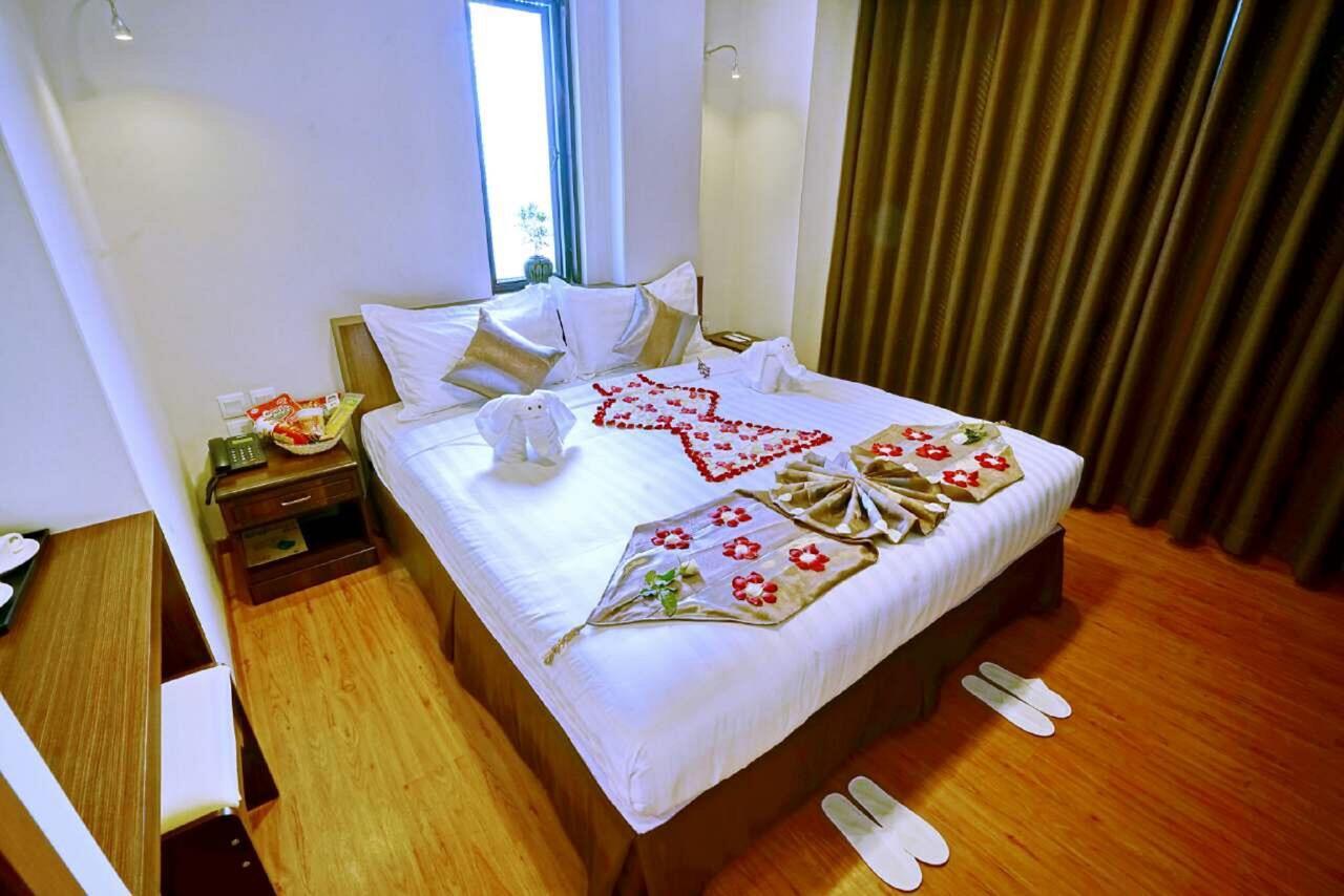 Sanctuary Hotel Mandalay Exterior foto