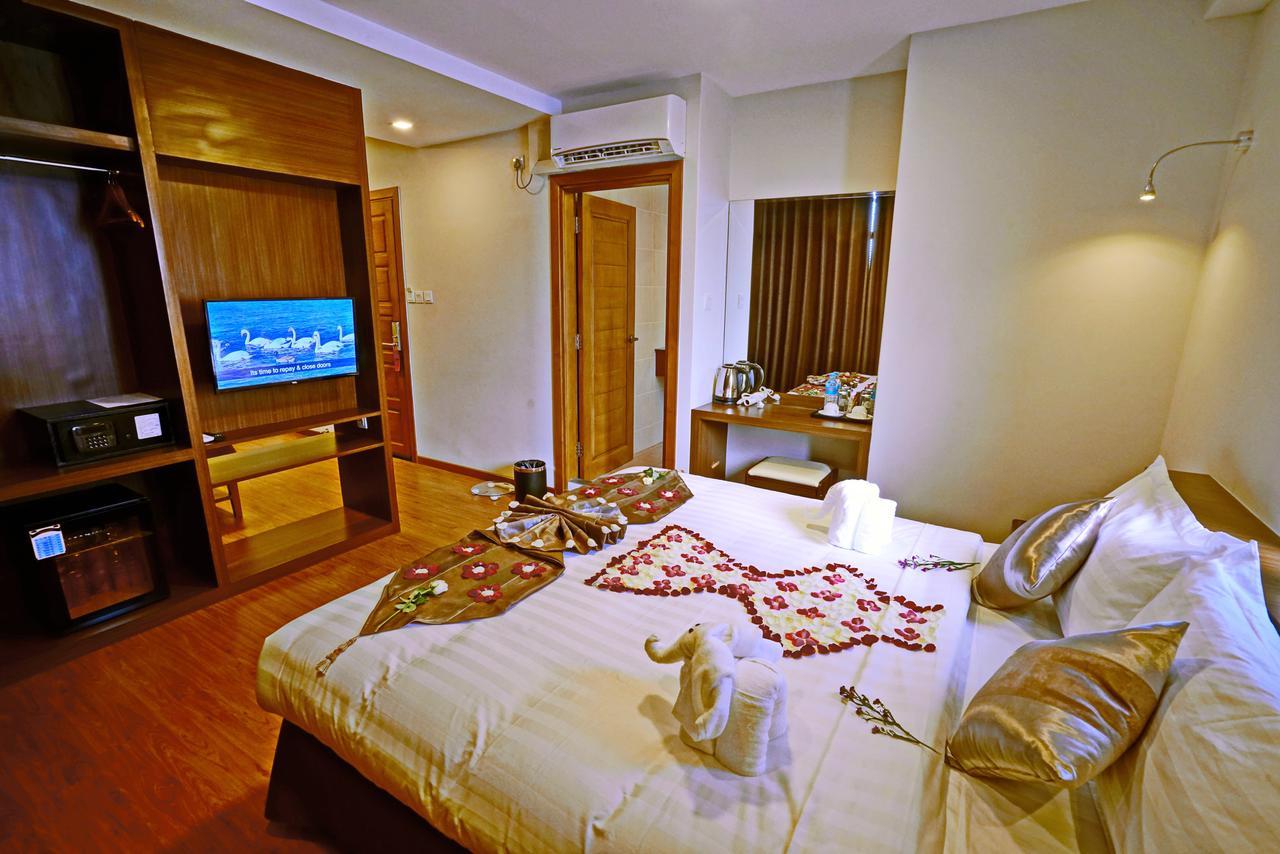 Sanctuary Hotel Mandalay Exterior foto
