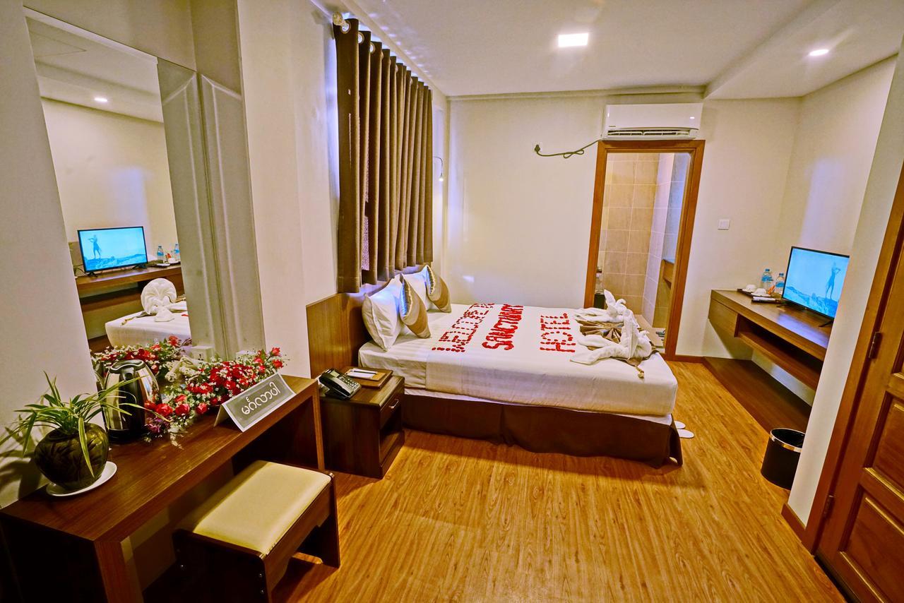 Sanctuary Hotel Mandalay Exterior foto